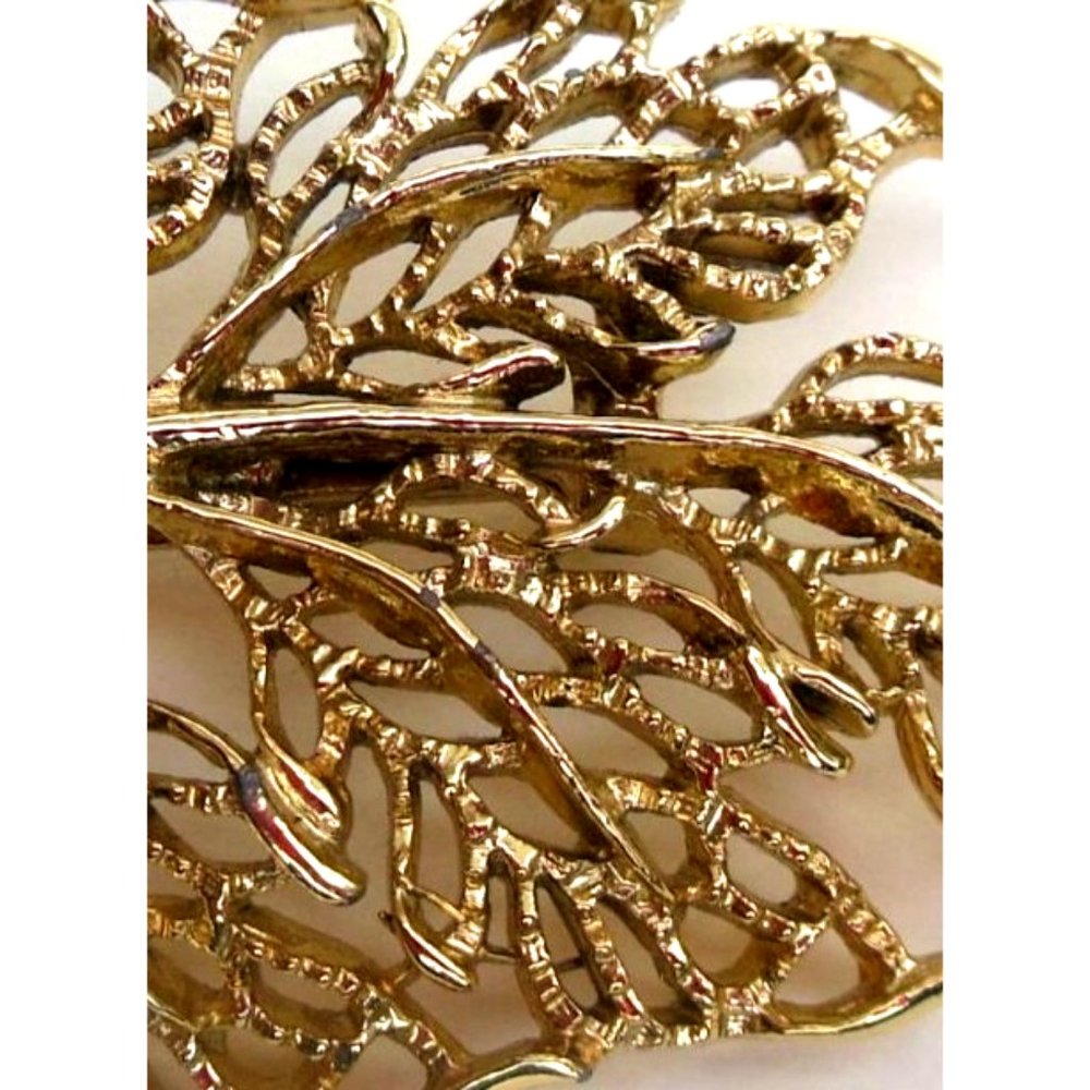 Vintage Gerry's Filagree Gold Tone Leaf Skeleton Brooch - Picture 2 of 5